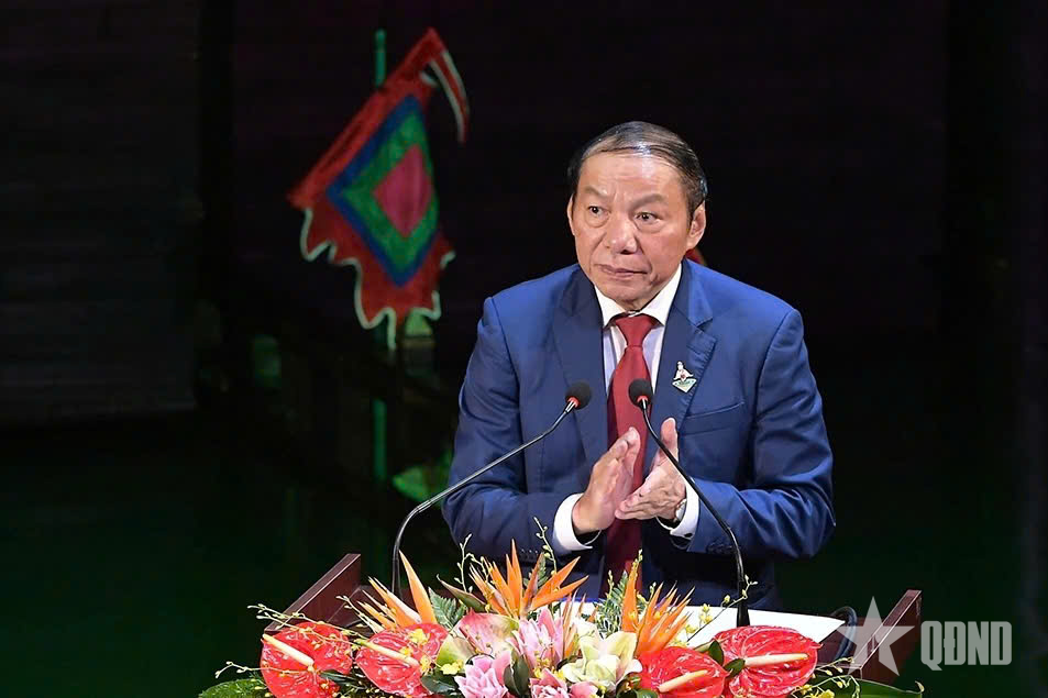 Nhà hát Múa rối Việt Nam đón nhận Huân chương Lao động hạng Ba